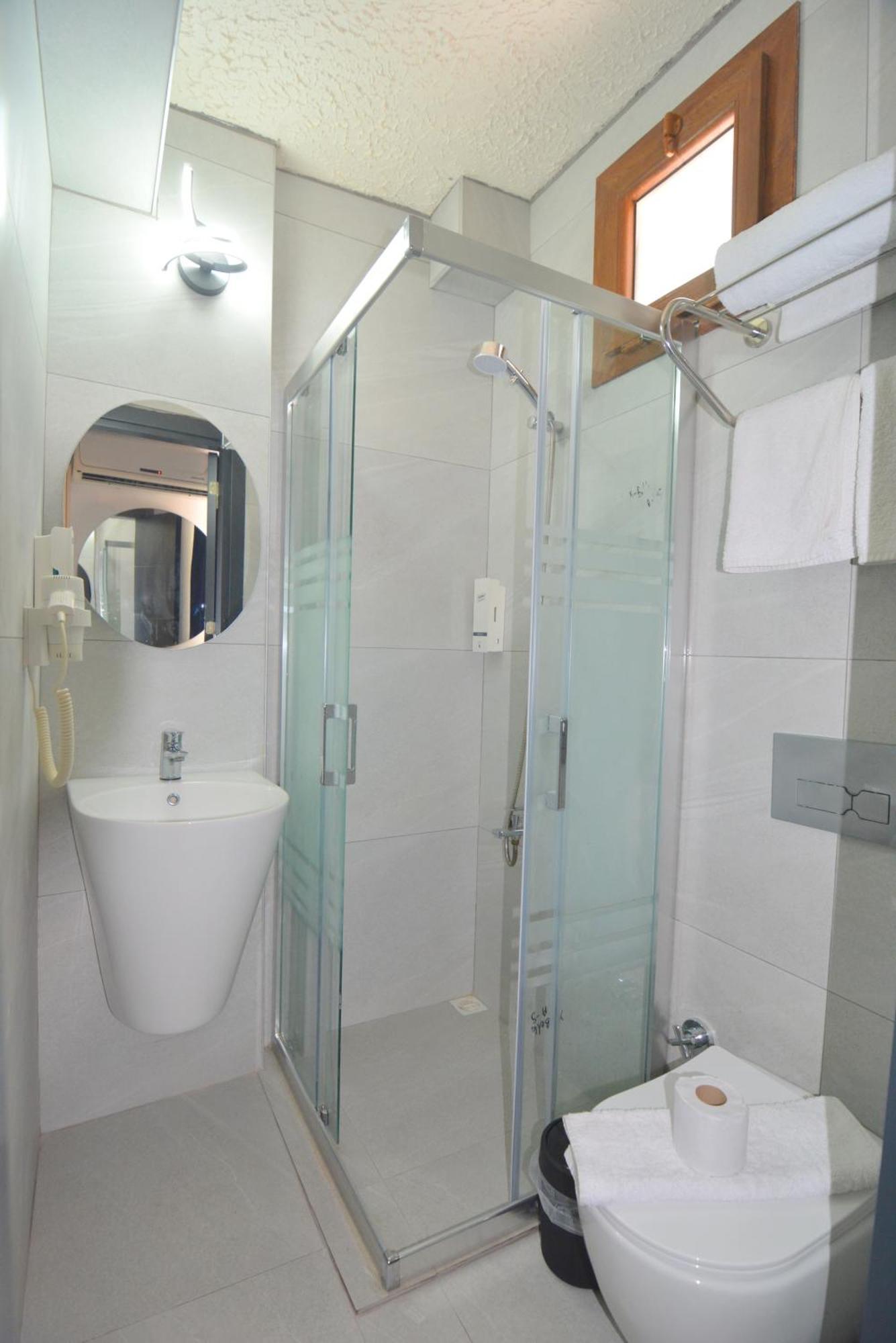 Ados Hotel Çeşme Zimmer foto